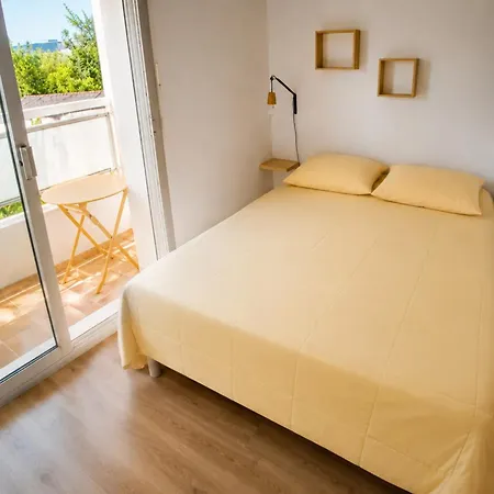 Bright Balcony & Parking In Saint-marc Daire *
