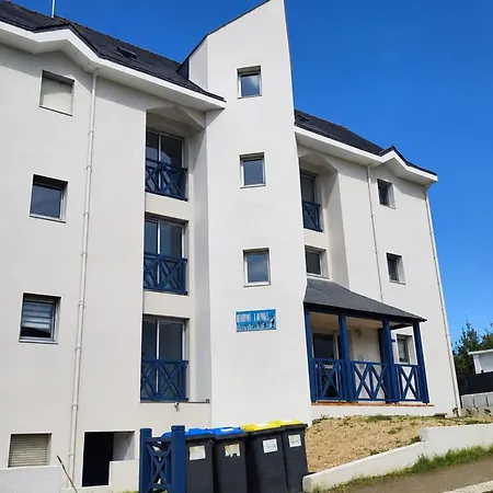 Bright Balcony & Parking In Saint-marc